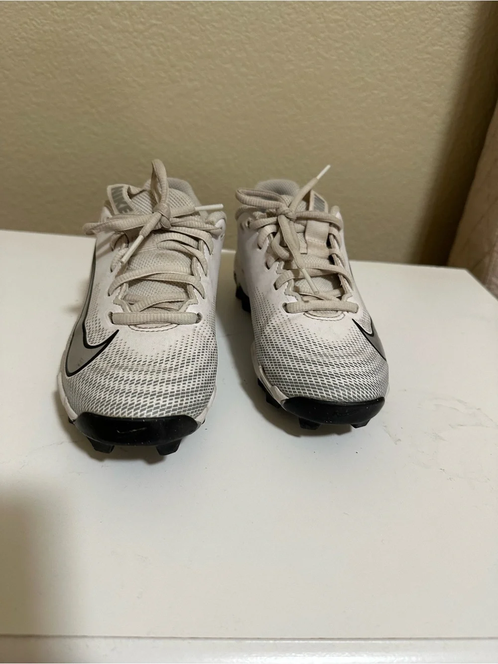 Worn 1 season | Nike Vapor Kids White Football Cleats